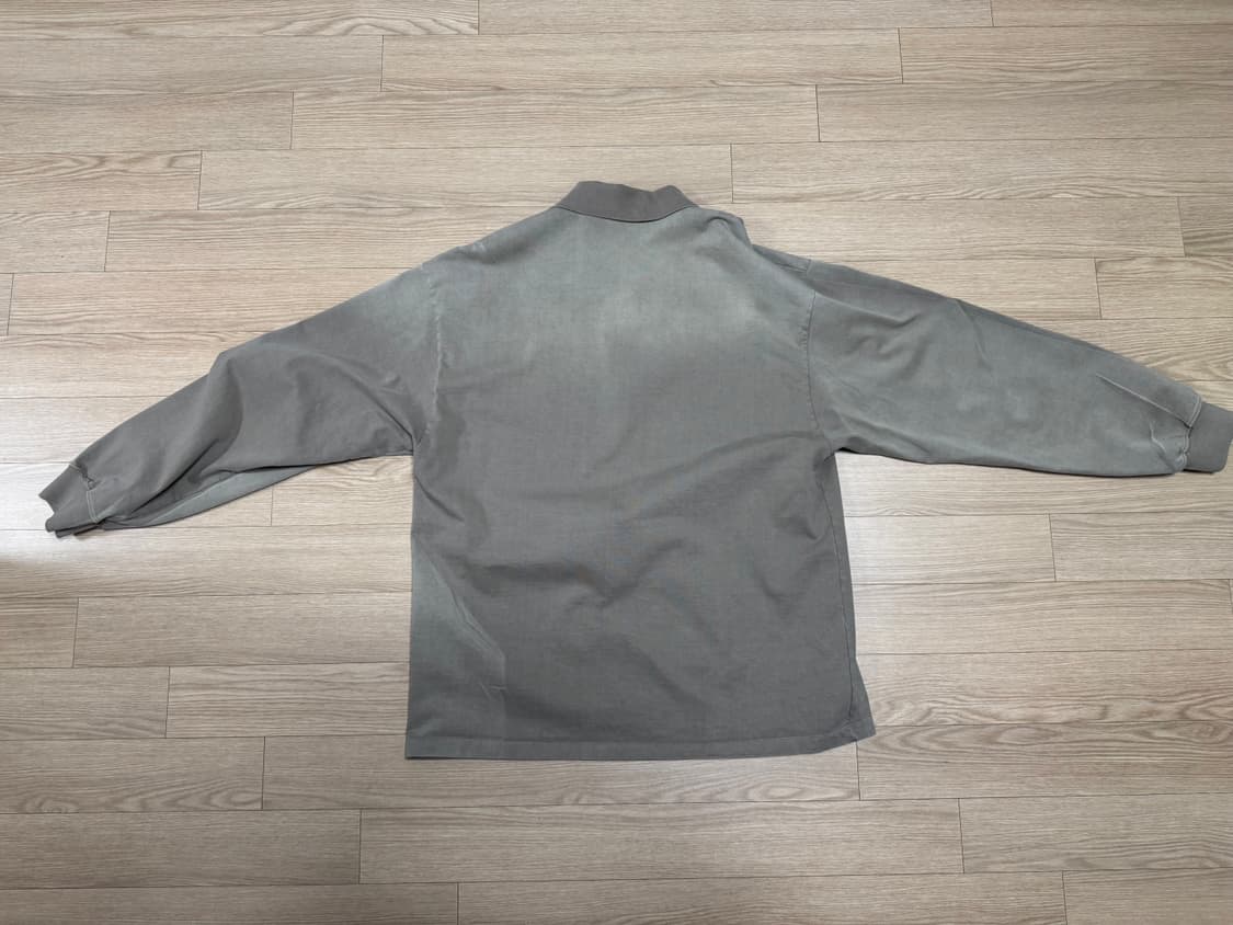 오프화이트 카라 맨투맨 상품이미지2