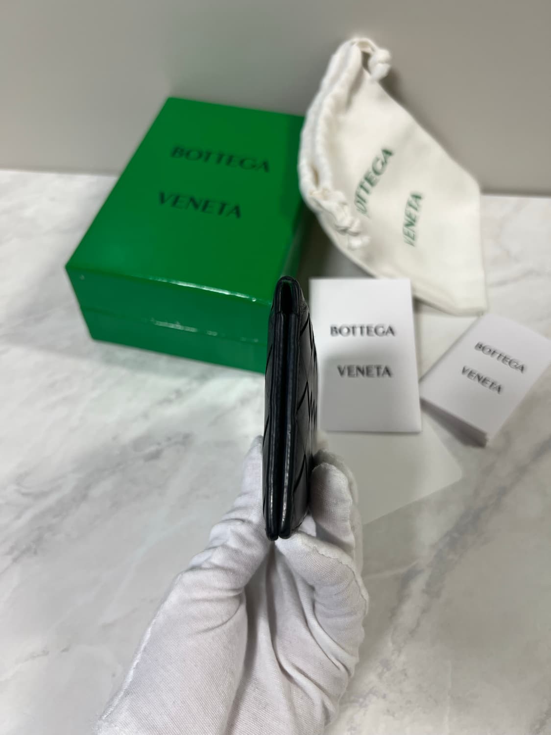 보테가베네타 투톤 플랩 오거나이저 지갑 상품이미지10