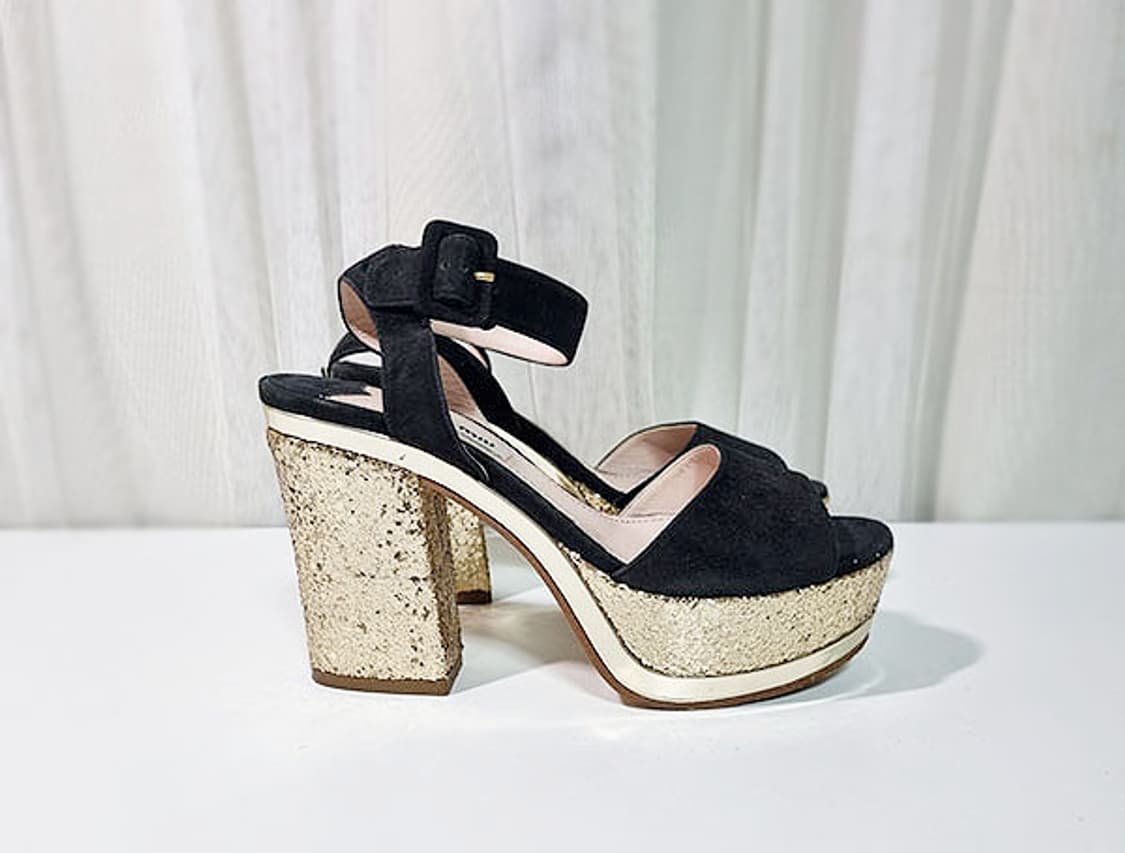 미우미우 스웨이드 샌들 225~230 상품이미지1