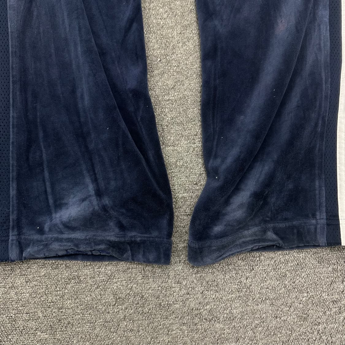 아디다스 벨벳 트랙팬츠 상품이미지4