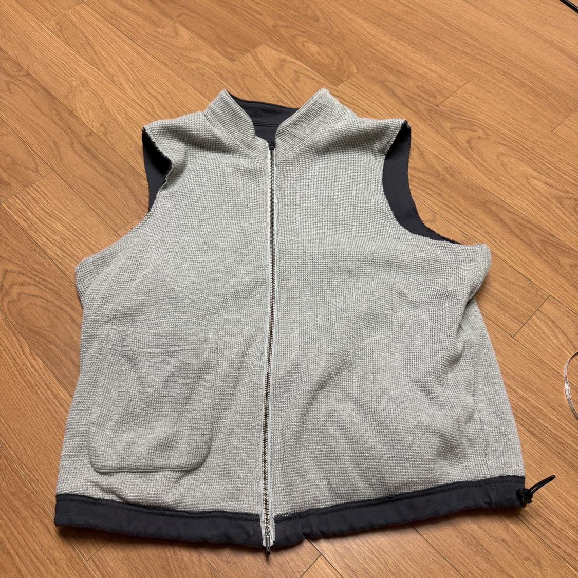 해칭룸 리버서블 베스트 네이비 색상 상품이미지4