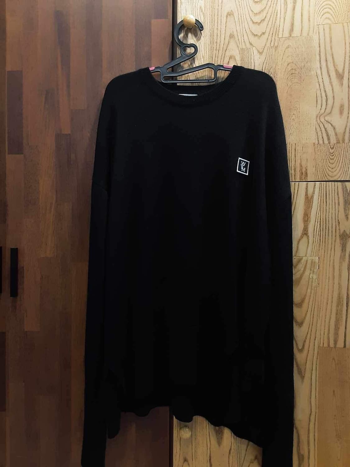 [50]  우영미 백로고 절개 니트 블랙 상품이미지3