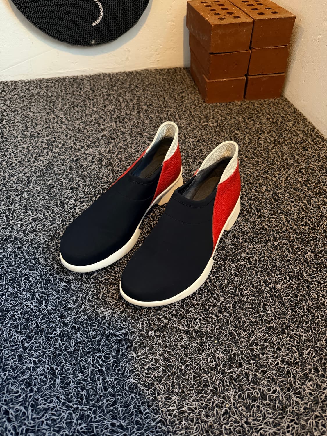 가이거(GEIGER) 천연가죽 콤비 슬립온 스니커즈 상품이미지1