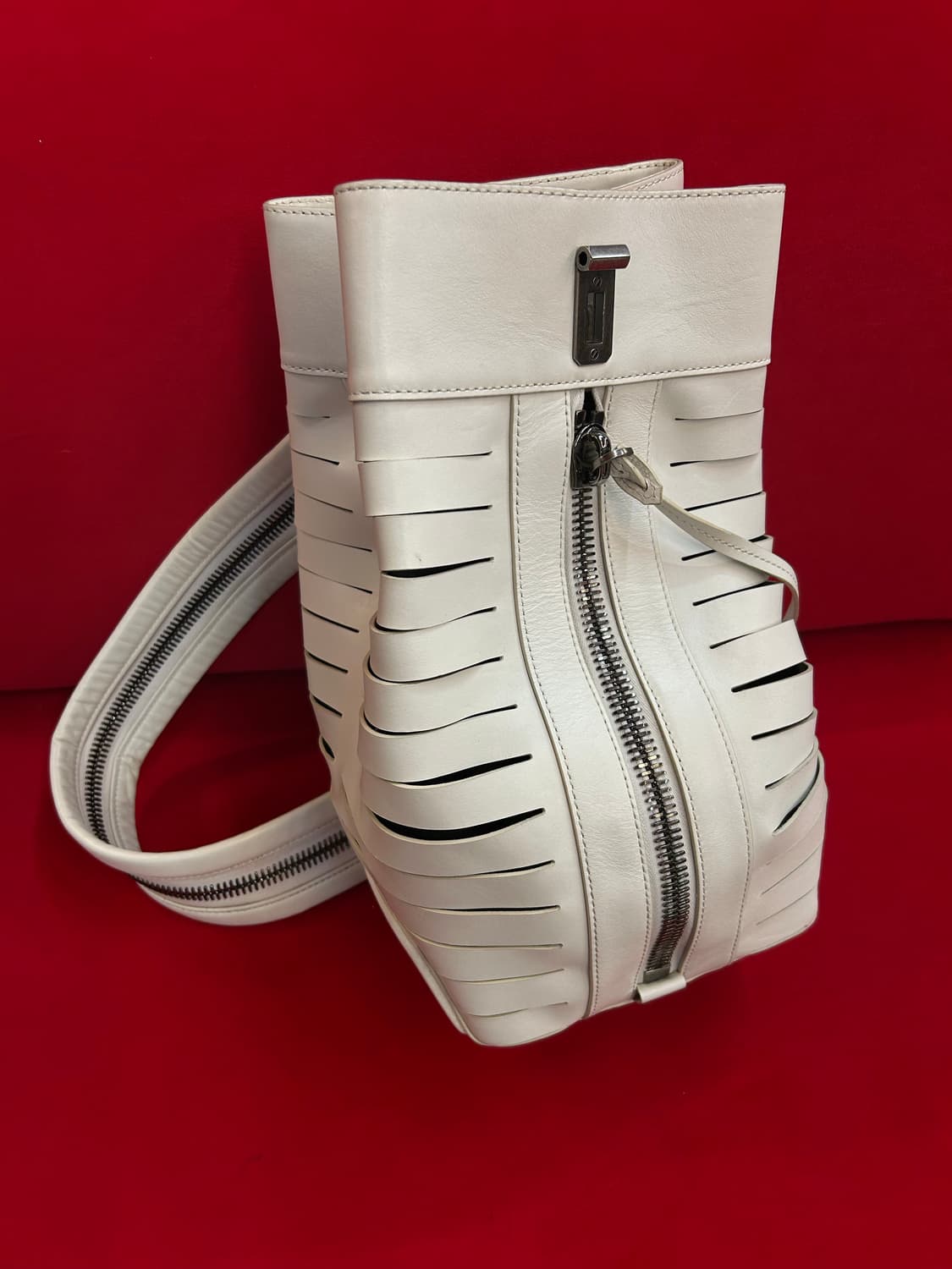 alexander wang sling bag 알렉산더 왕 슬링백 상품이미지1