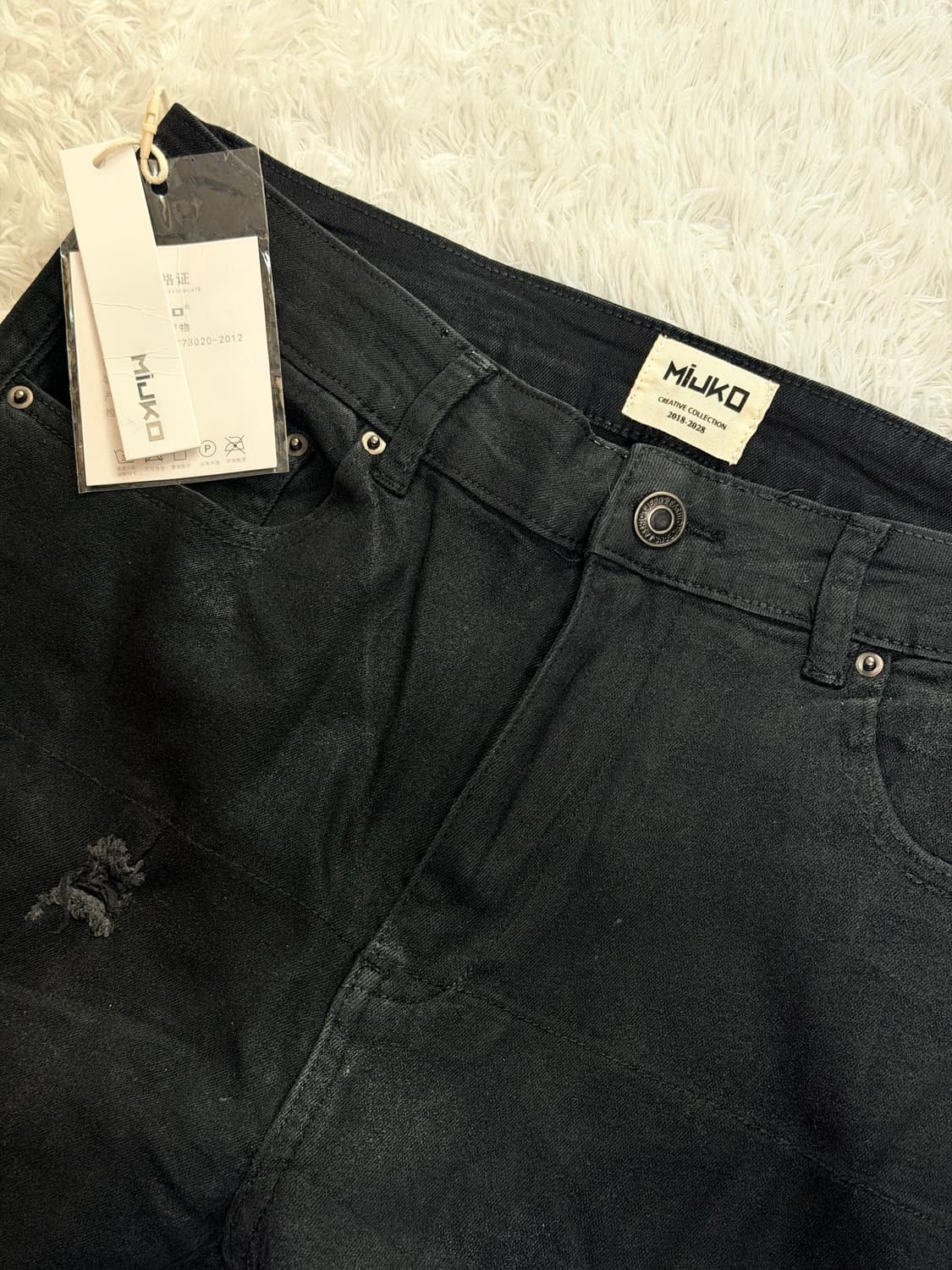 MIJKO 데미지 워싱 블랙 플레어 데님 상품이미지5