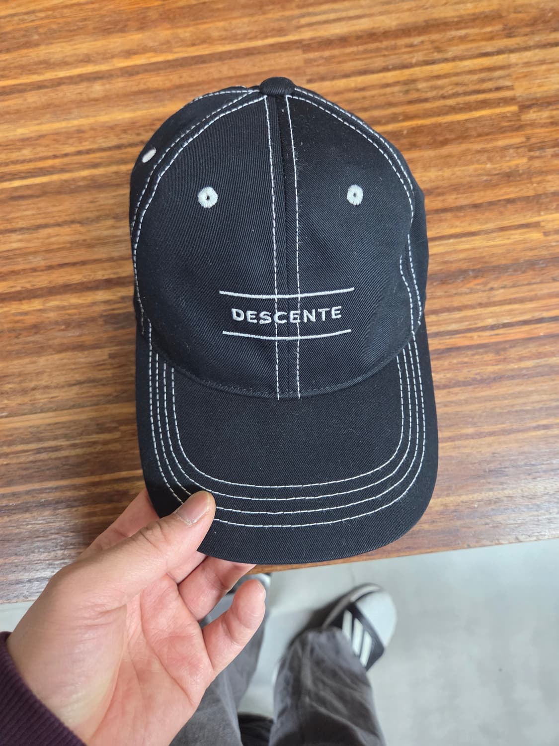 데상트 그라운드 스티치 모자 프리  상품이미지1