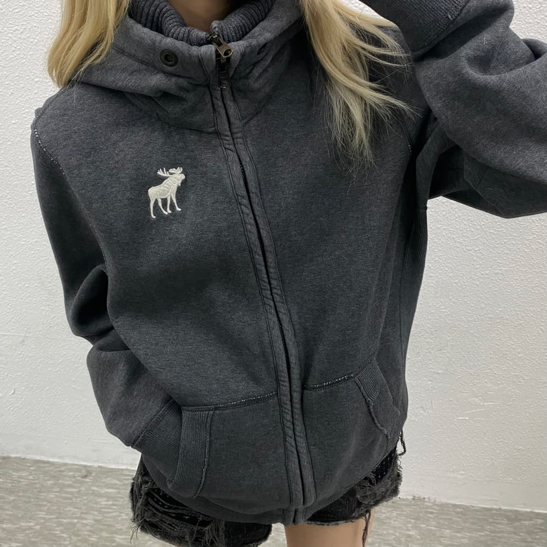 아베크롬비 순록로고 차콜 후드집업 XL 상품이미지1