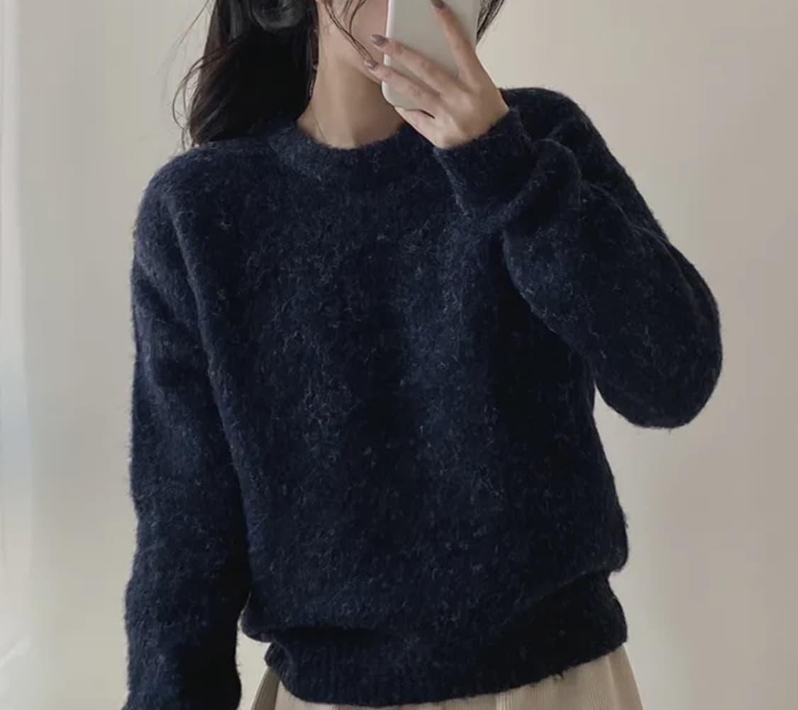 미사용 | 리뷰 +999 라운드넥 루즈핏 네이비 니트 상품이미지1