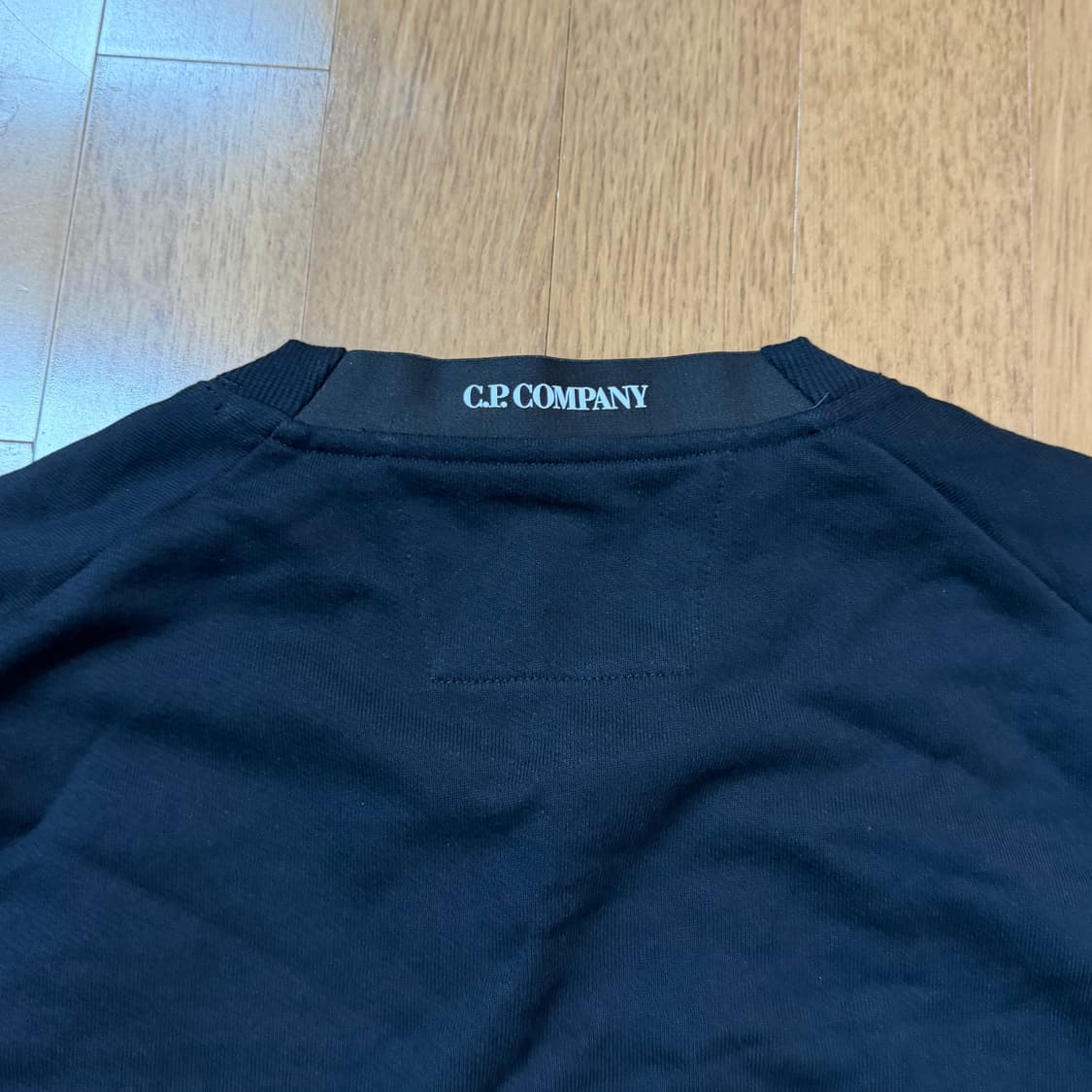 새상품) CP컴퍼니 렌즈와펜 맨투맨 (XL) 상품이미지4