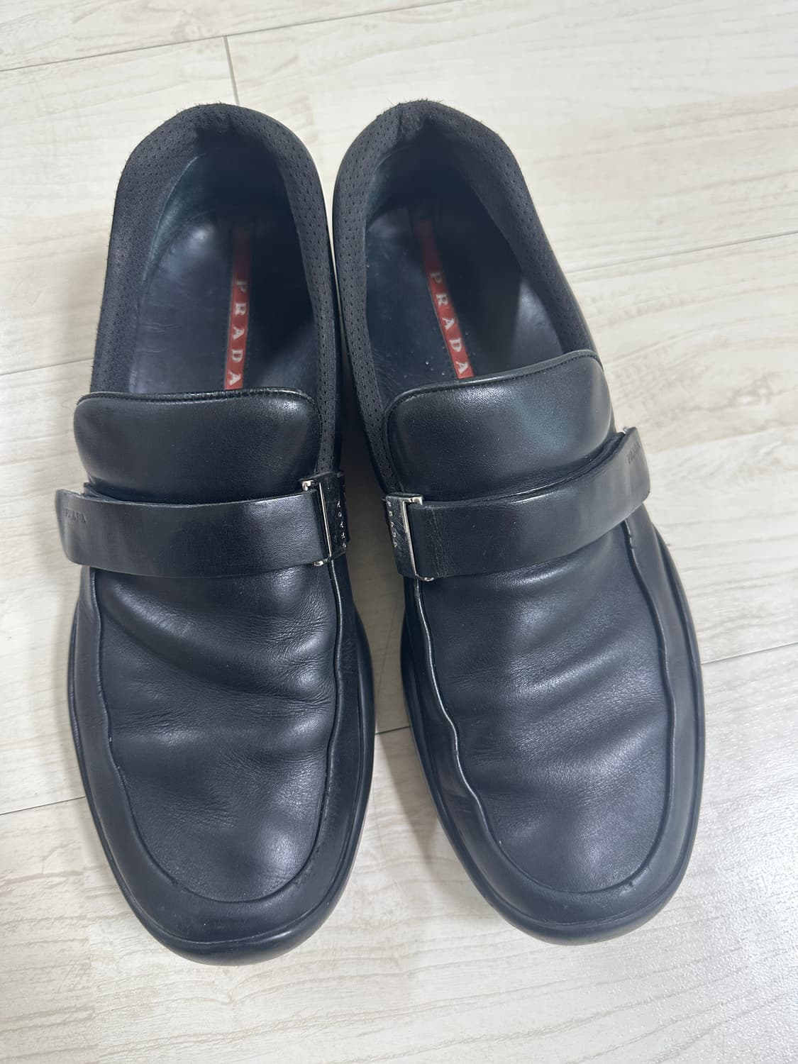 prada 스트랩 로퍼 uk7 상품이미지1