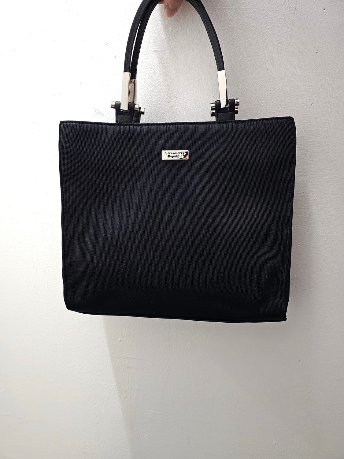 Strawberry Republic 블랙 스퀘어 패브릭 토트백 상품이미지2
