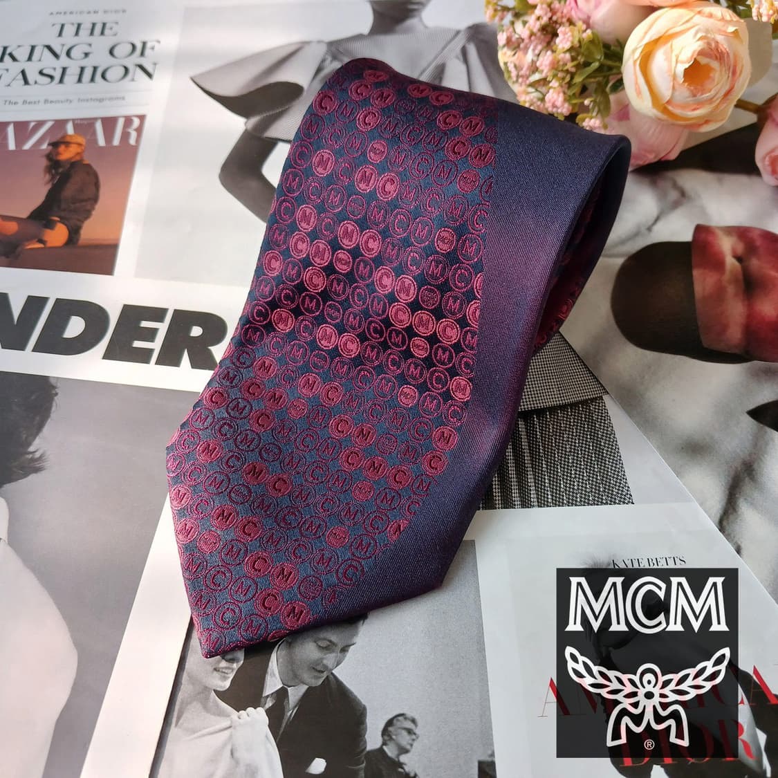 엠씨엠 실크 버건디 로고 패턴 넥타이 9.4cm A등급 A19798
 상품이미지1