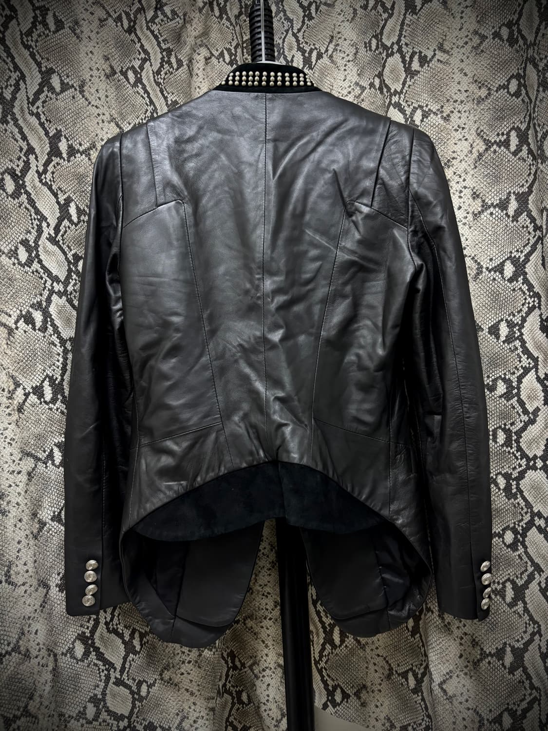 Unbalanced Stud Detail SheepSkin Jacket 상품이미지9