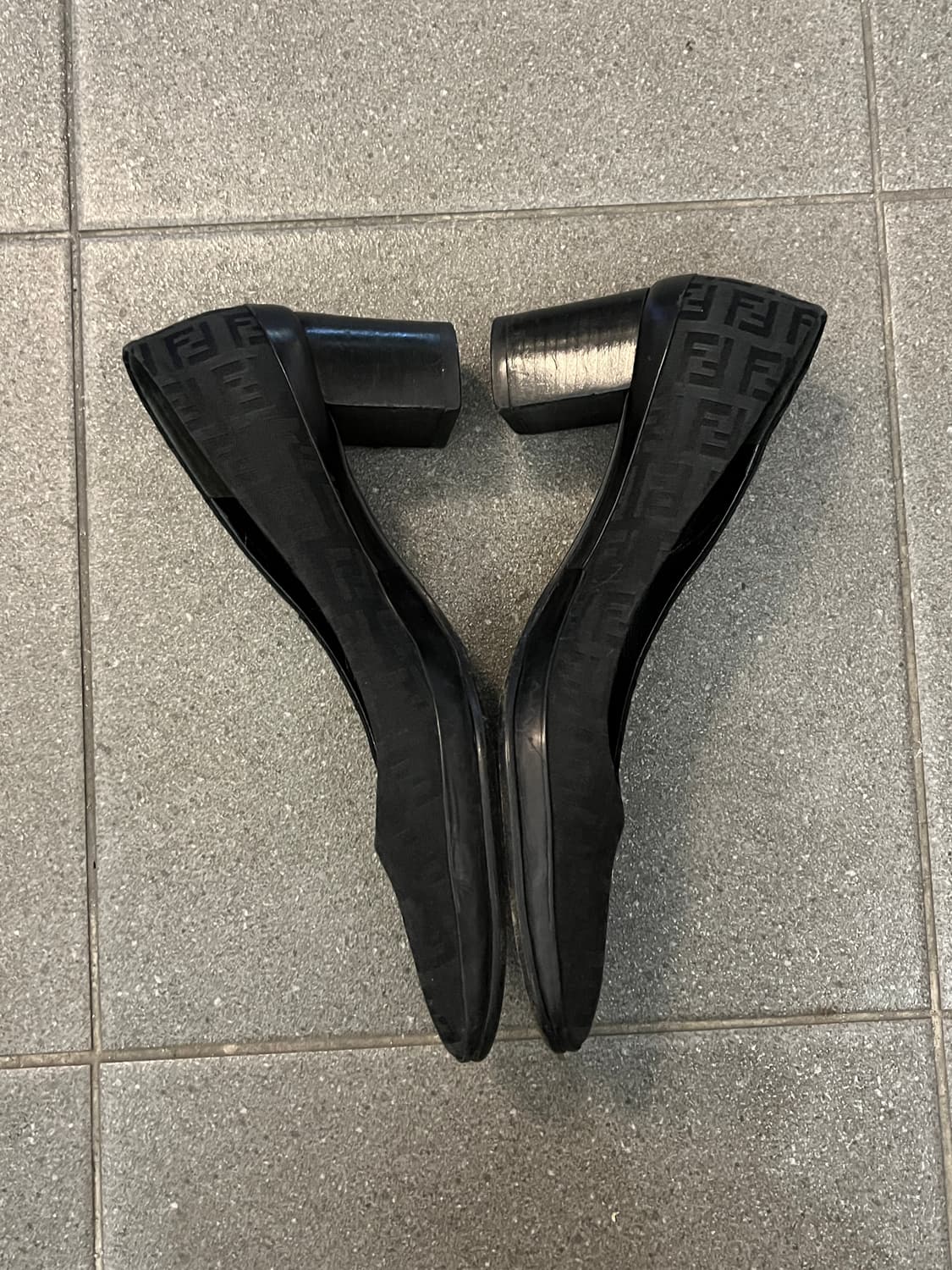 펜디 주카 펌프스 힐  상품이미지3