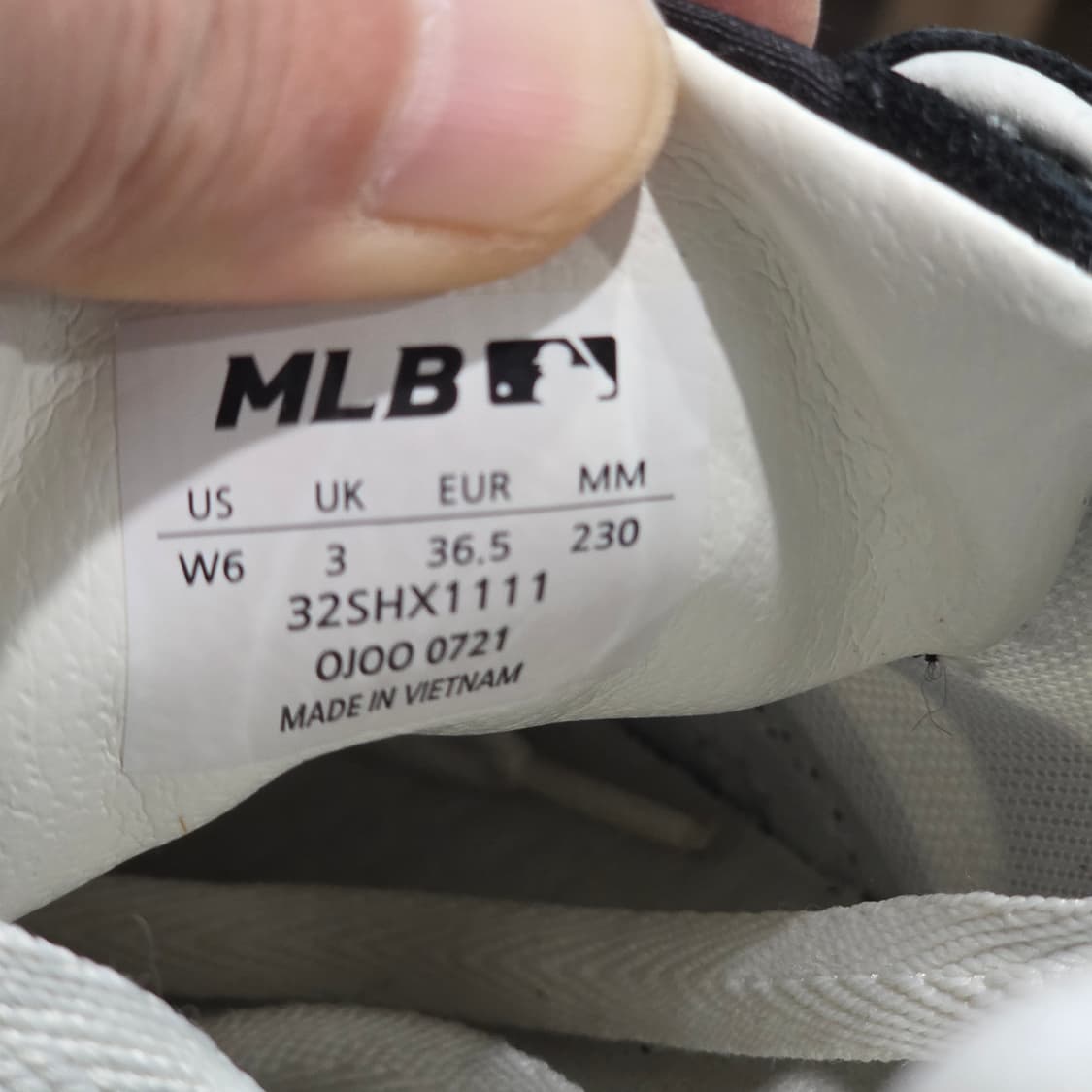 6q-24:MLB 에센셜 로고 스니커 블랙 (230cm) 상품이미지9