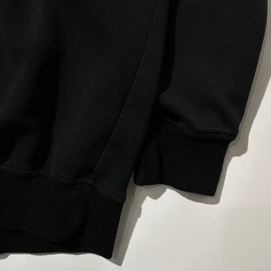 지제로 송지오옴므 팬서 하이넥 하프집업 맨투맨 블랙 상품이미지7