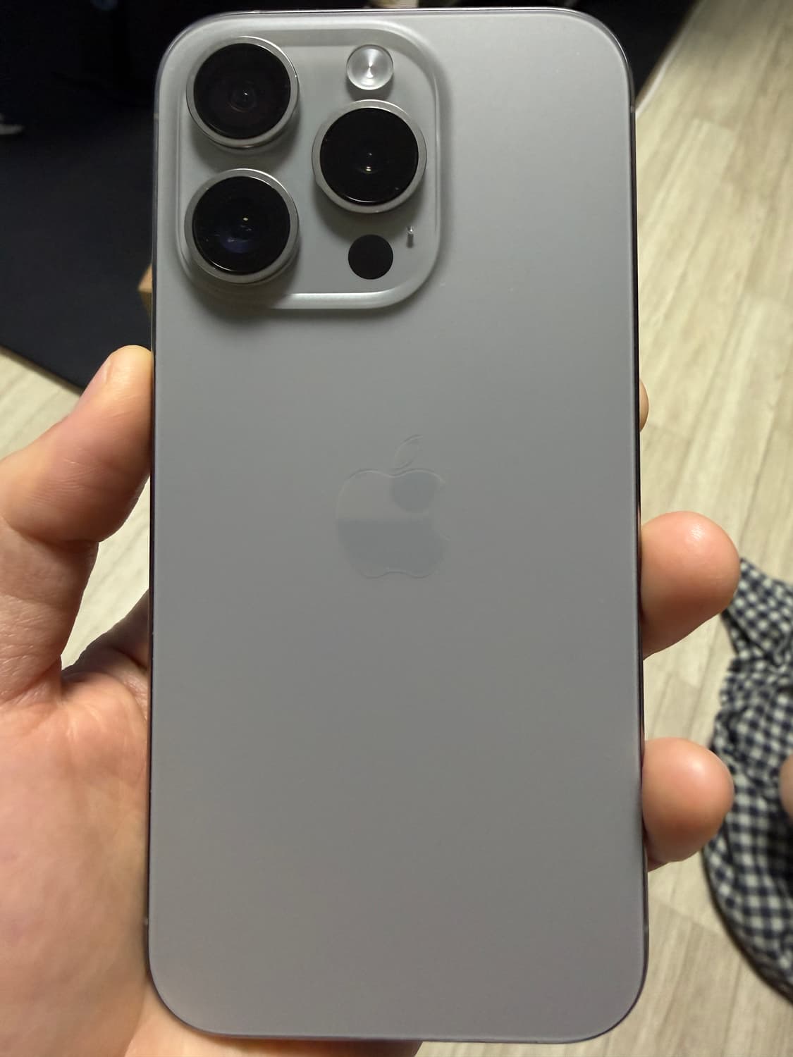 아이폰 15프로 내츄럴티타늄 128gb 상품이미지3