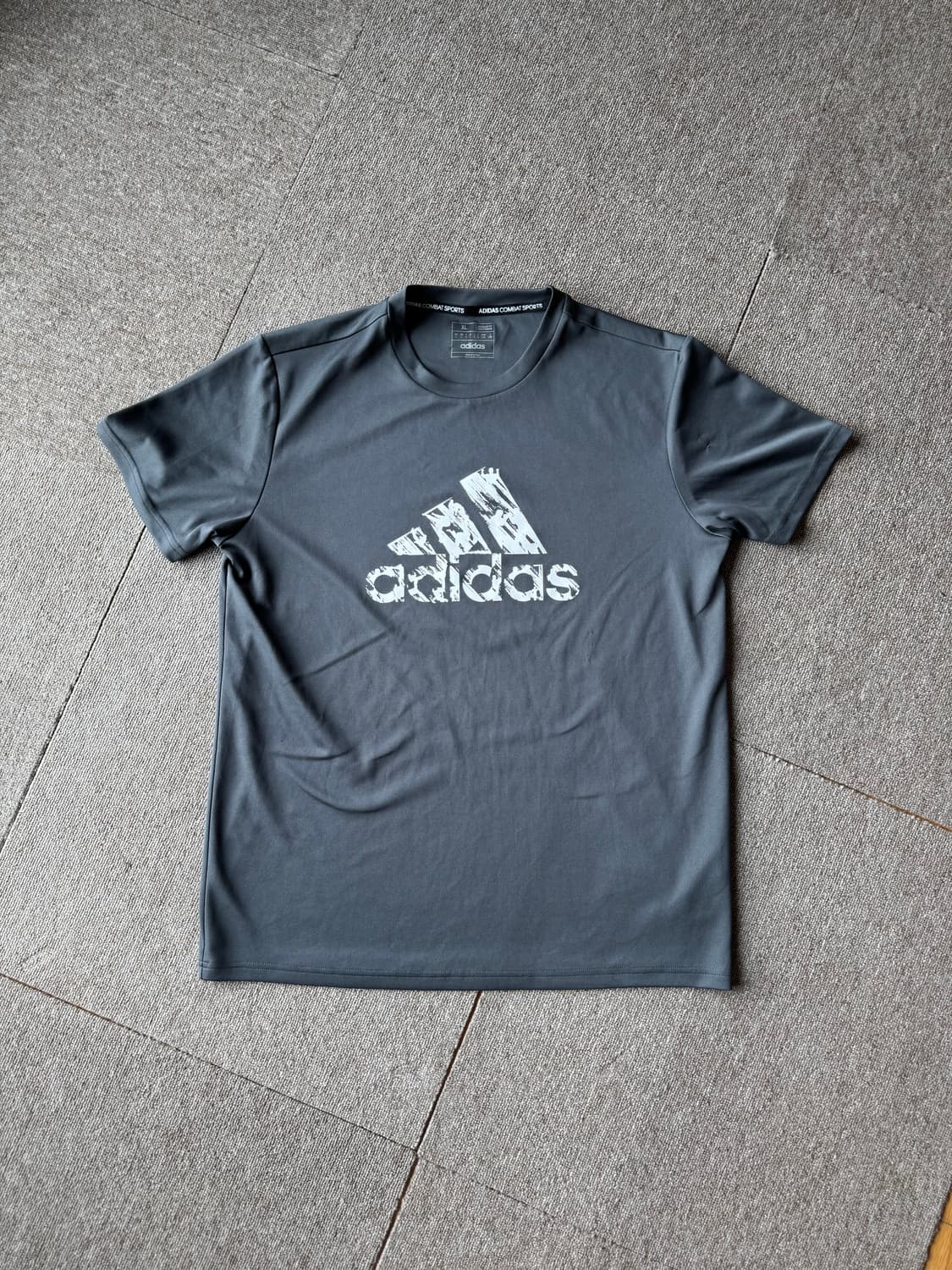 아디다스 빅로고 반팔티 상품이미지1