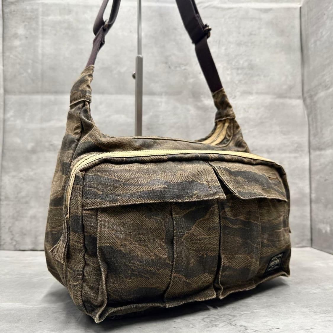 porter 70주년 카모 웨이스트 숄더백 상품이미지2