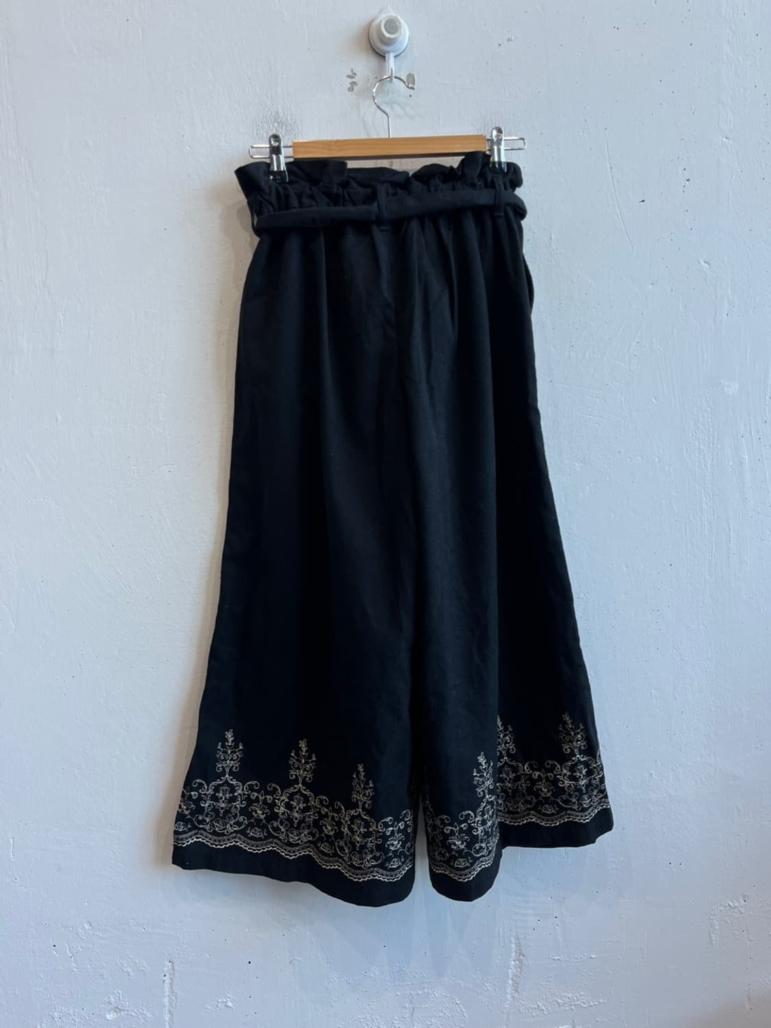 액시즈팜 자수 큐롯팬츠 상품이미지2