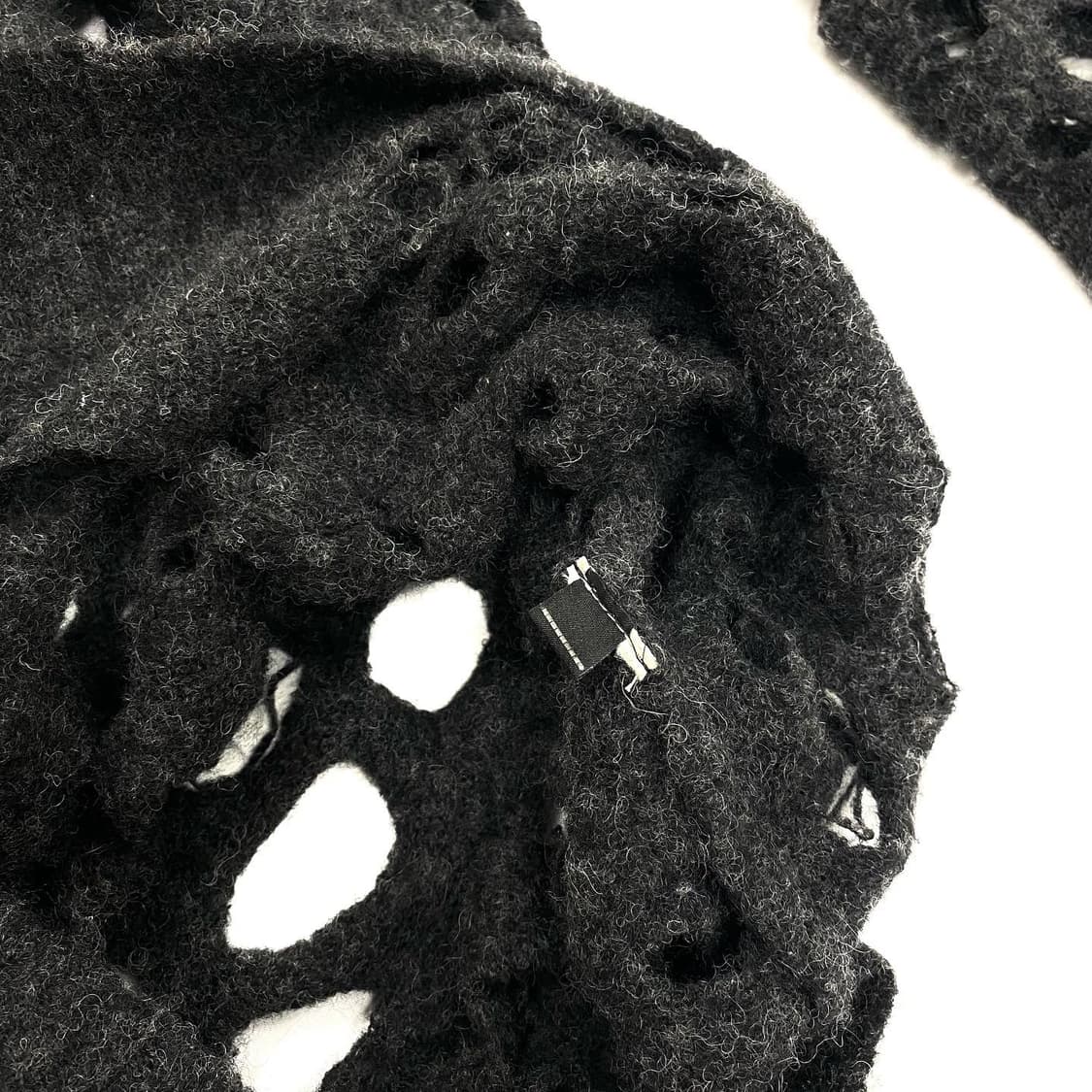 디젤 펀칭 디테일 그런지 니트 스웨터 상품이미지9