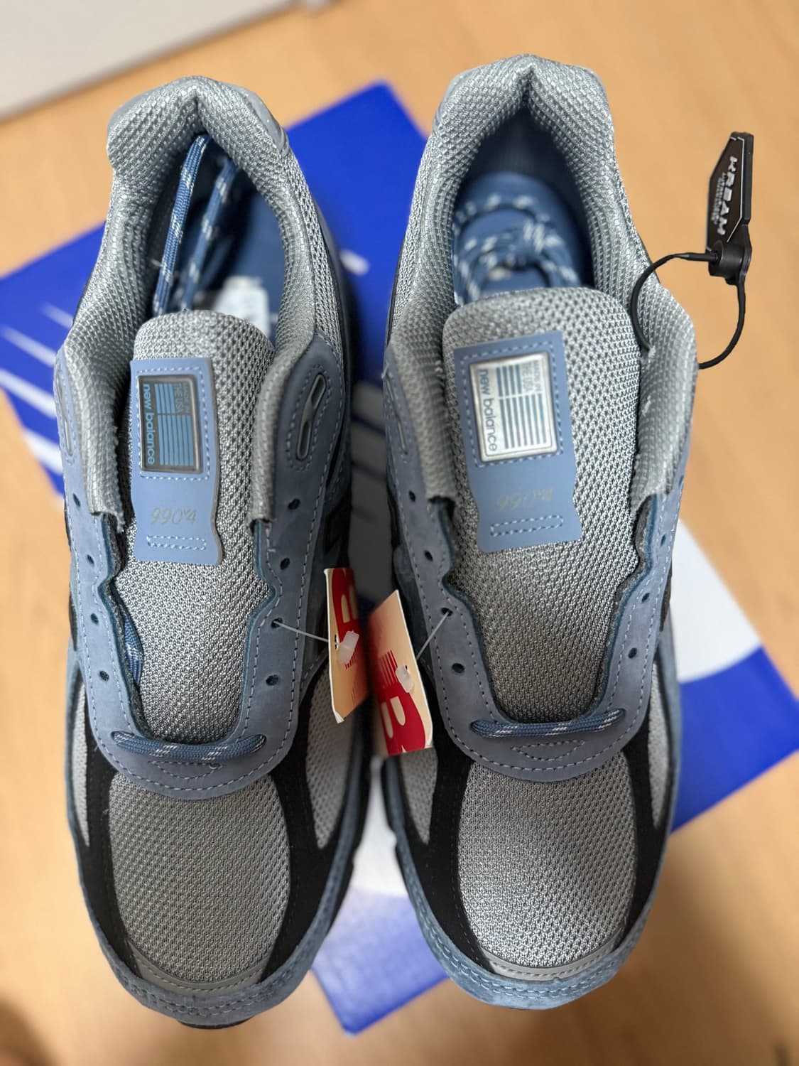 뉴발란스 990v4 아크틱 그레이 상품이미지2