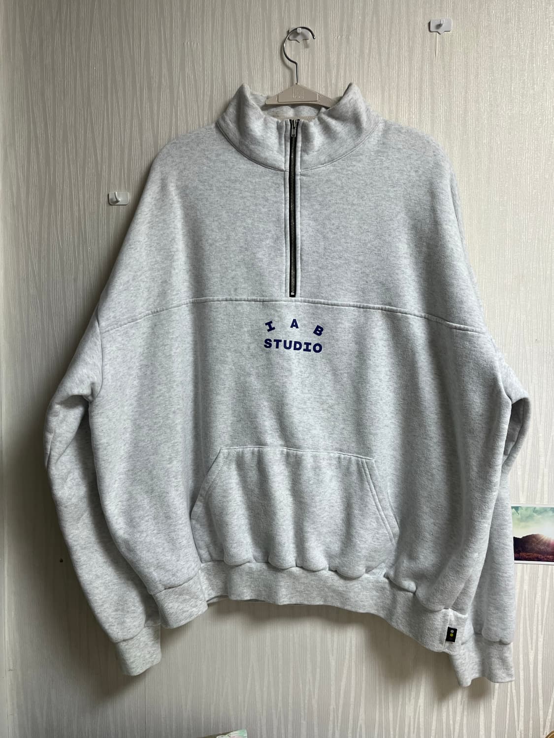 아이앱 스튜디오 하프 집 반집업 풀오버 라이트 그레이 상품이미지2