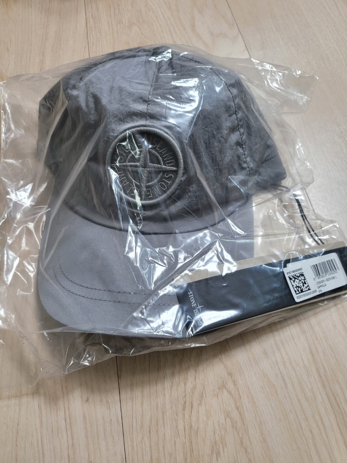 26SS 신상] 자연과 도시의 빛, 스톤아일랜드 나일론 메탈 볼캡  상품이미지1