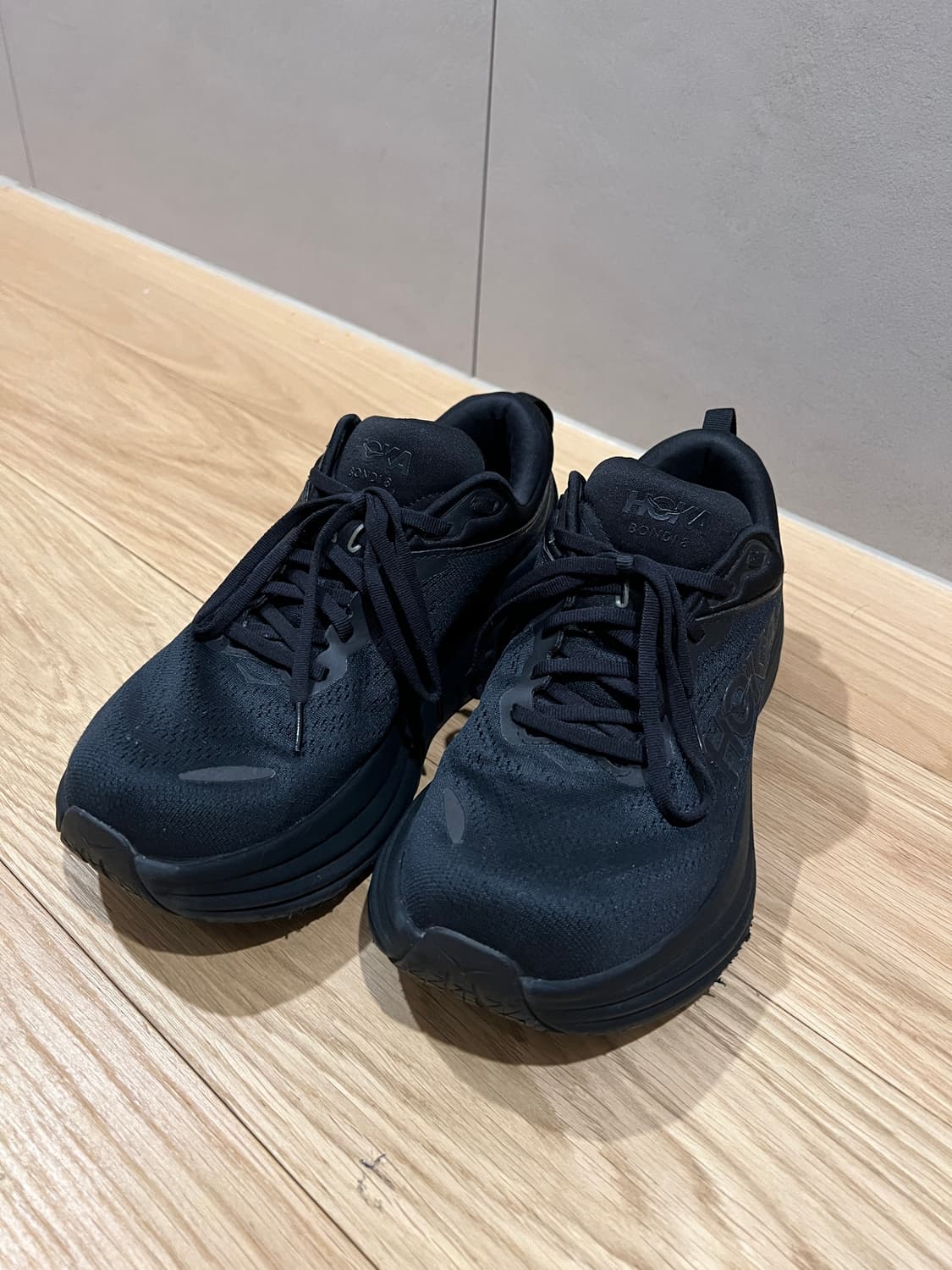 호카 본디 8 블랙 (260) 상품이미지1