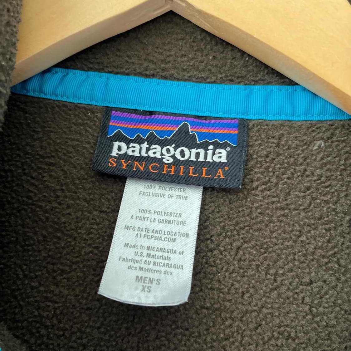 13FW 파타고니아 클래식 신칠라 스냅-티 플리스 풀오버 차콜 상품이미지4