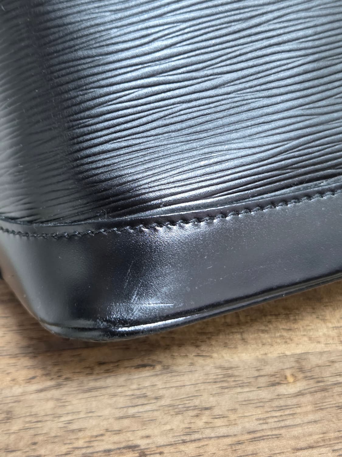 [루이비통] 알마 PM / 에삐 블랙 / 클래식 토트백 상품이미지9