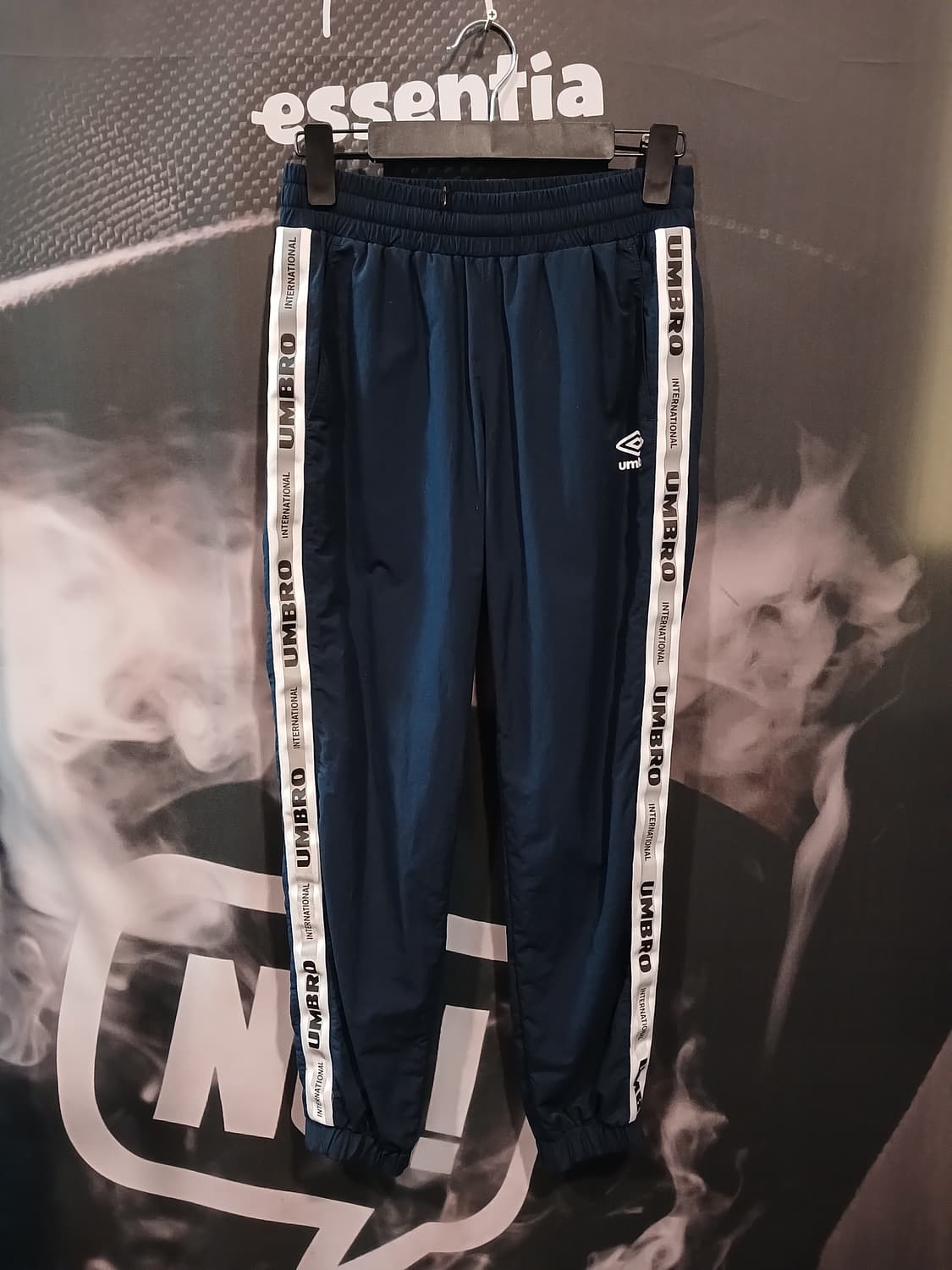 엄브로 네이비 트랙 조거팬츠 상품이미지1