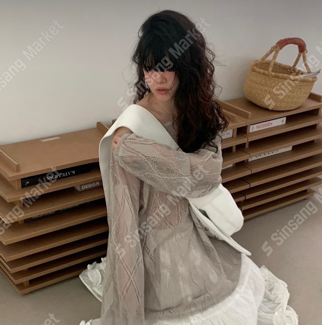 네트 루즈 오프숄더 니트 탑 상품이미지3