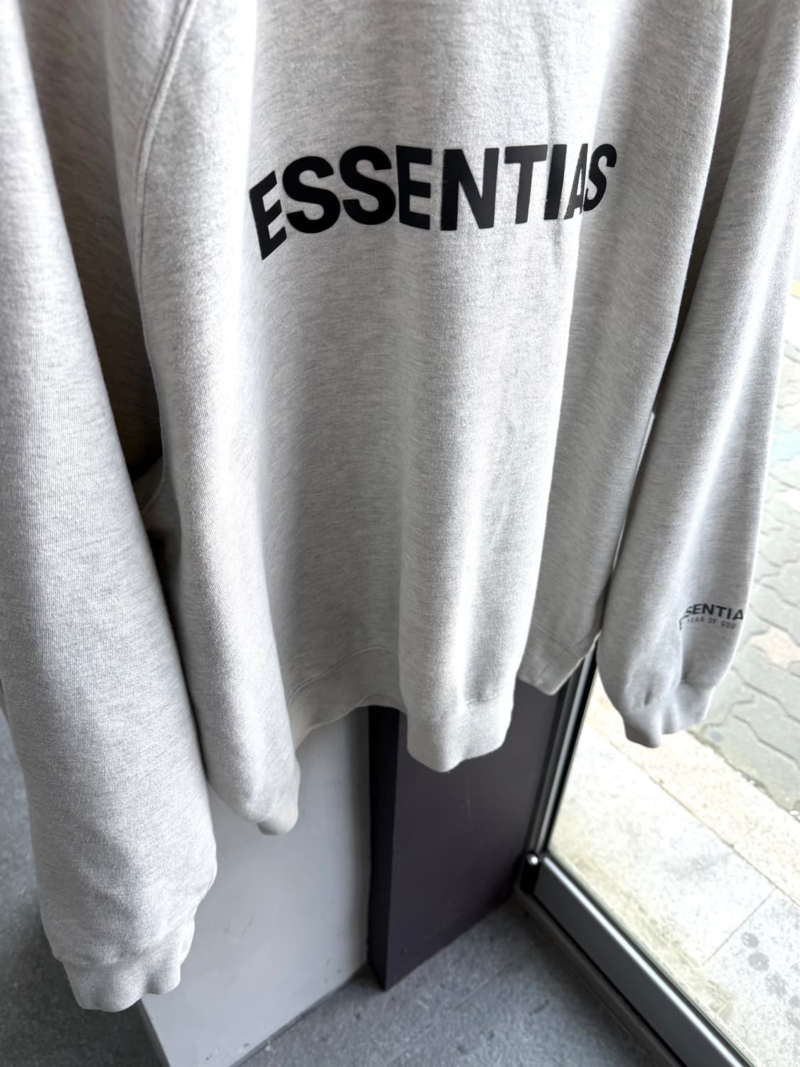 XL/ 피어오브갓 에센셜 프론트로고 기모 맨투맨 상품이미지4