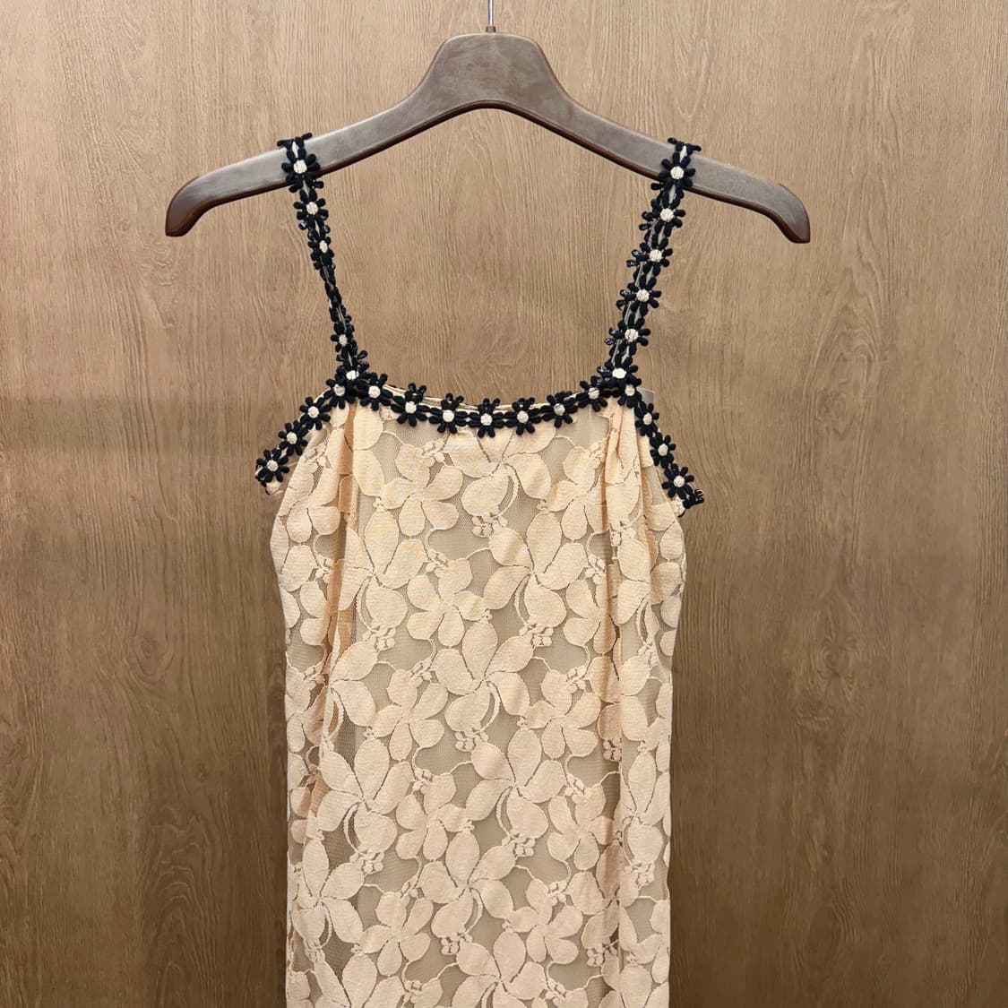 안나수이 슬리브리스 미니 원피스 플라워 레이스 디테일 베이지 핑크 상품이미지3