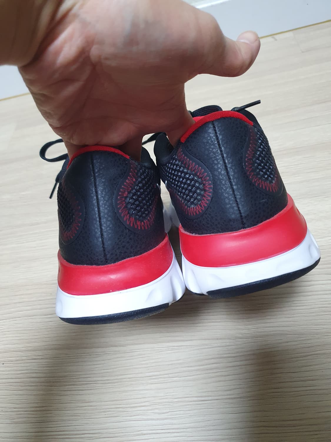 나이키 리뉴 런 블랙/레드 운동화 260 상품이미지6