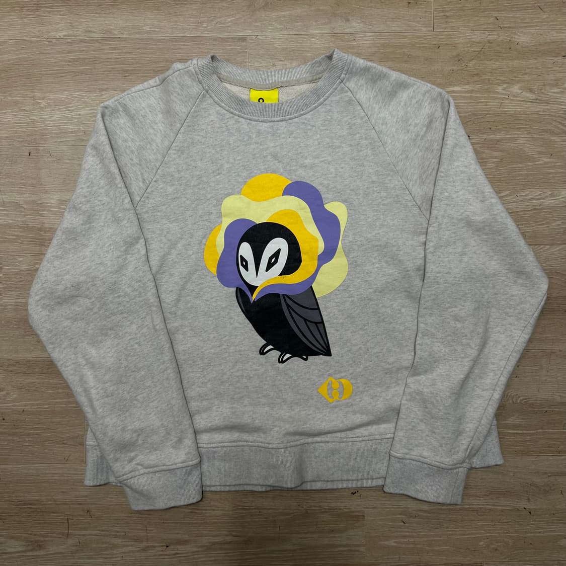 럭키슈에뜨 여성 슈에뜨 빅로고 프린팅 맨투맨 [라이트 그레이] 38 상품이미지1