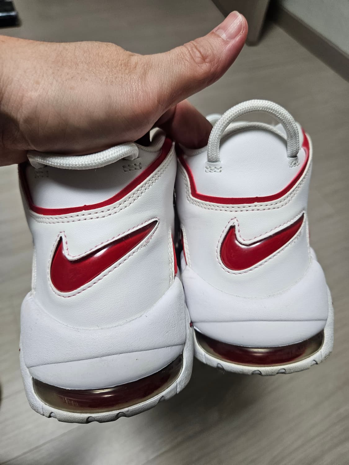 나이키 에어 모어 업템포 바시티레드 275mm 상품이미지4