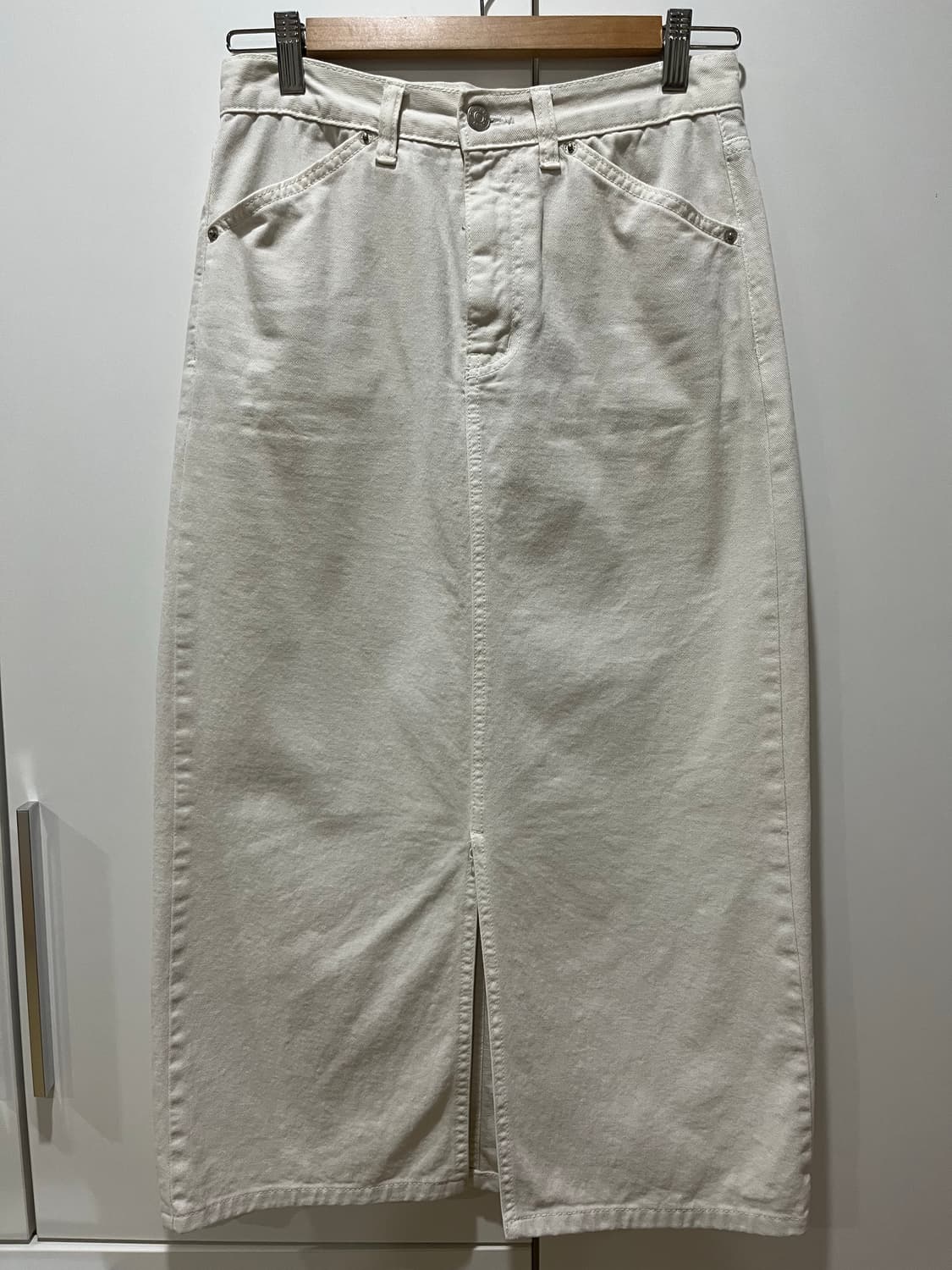 던스트 front slit h-line skirt light-greige 상품이미지8