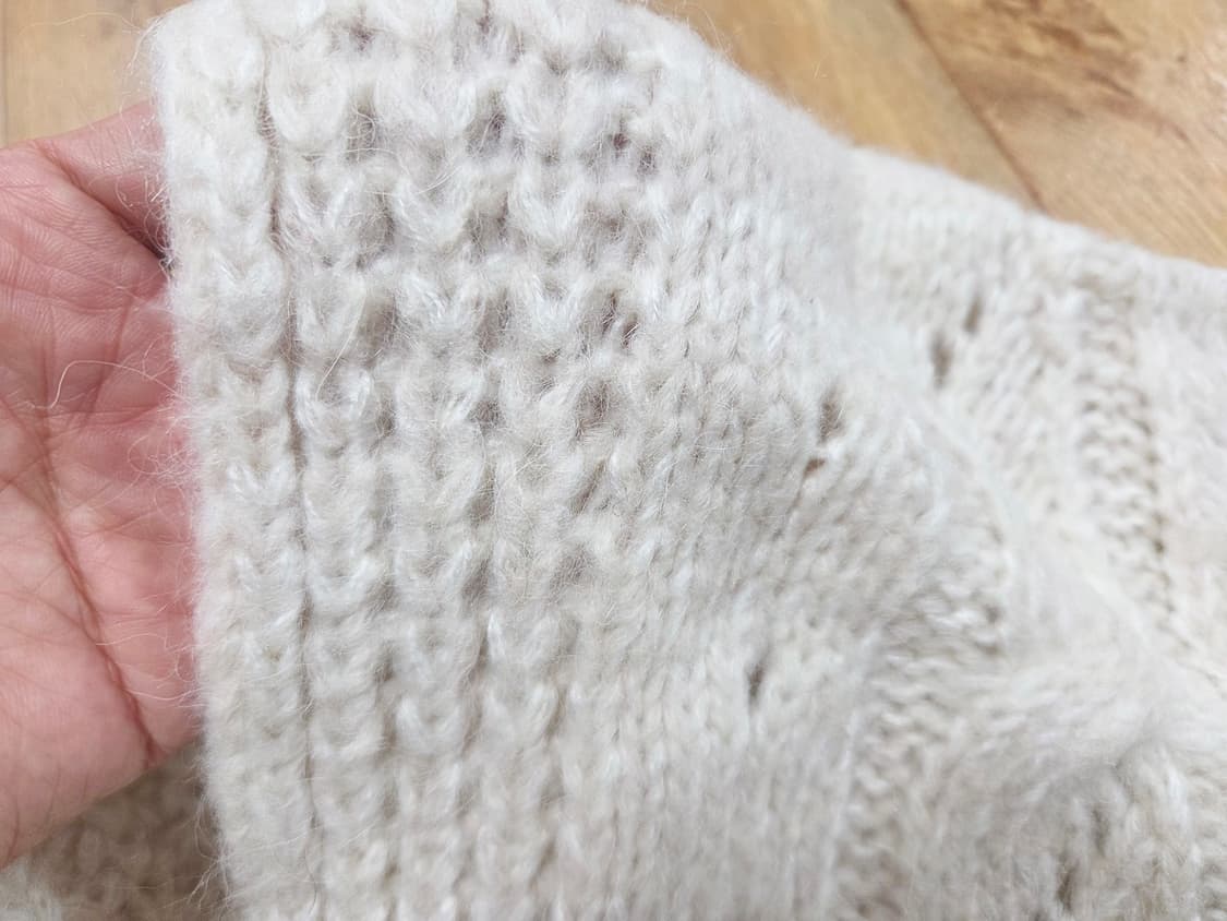 런던플랏(LONDONFLAT) 알파카 브이넥 케이블니트 프리사이즈 새상품 상품이미지5