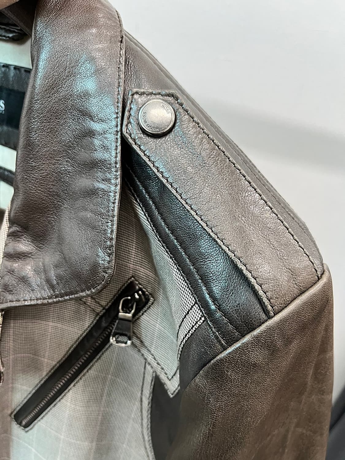 100-105) 휴고보스 레더믹스 라이더자켓  상품이미지4