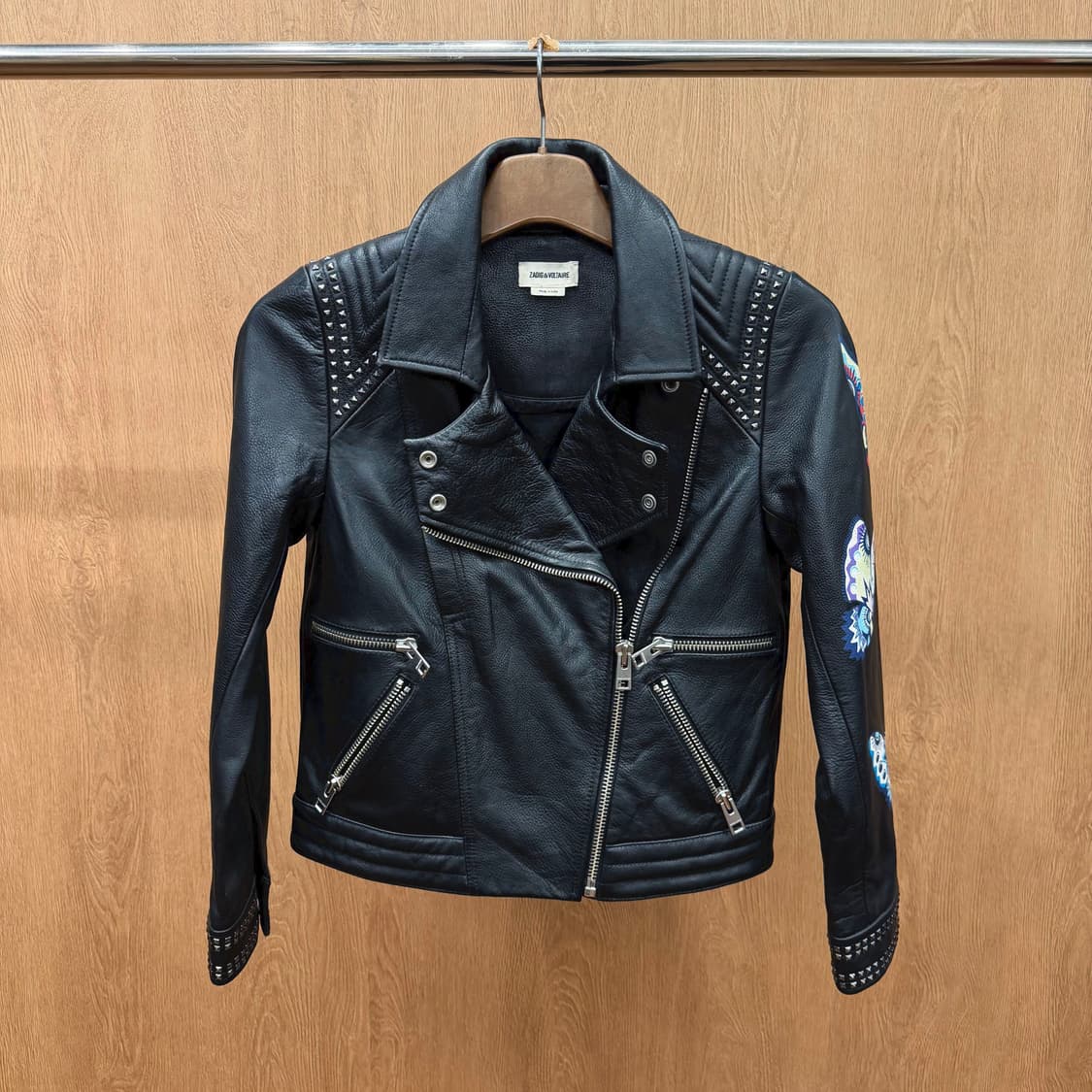 쟈딕 앤 볼테르 라이더 자켓 스터드 숄더 버터플라이 그래픽 프린팅 블랙 상품이미지2
