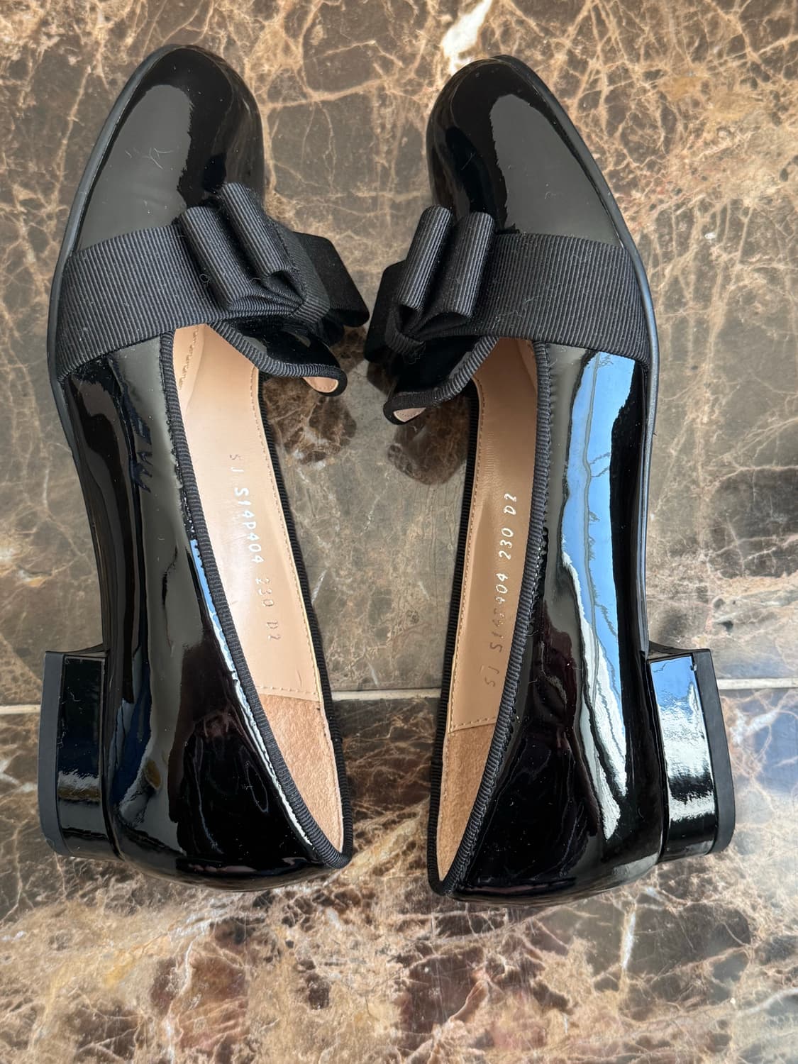 세라 SAERA  블랙 리본 에나멜 로퍼 230 상품이미지4