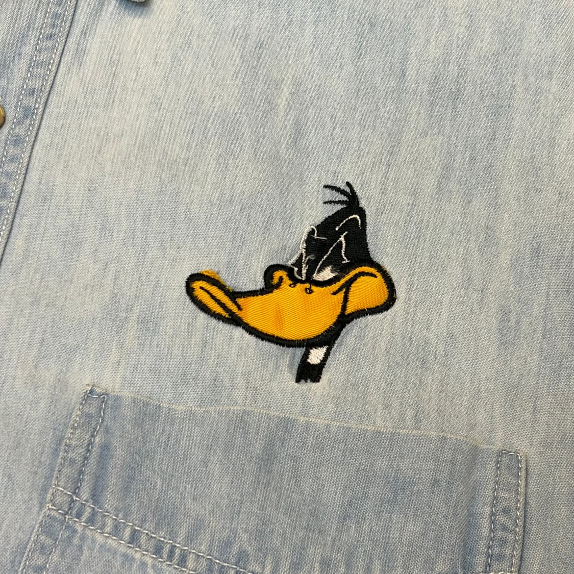 90s 미국 빈티지 루니툰즈 대피덕 연청 청남방 데님셔츠 상품이미지8