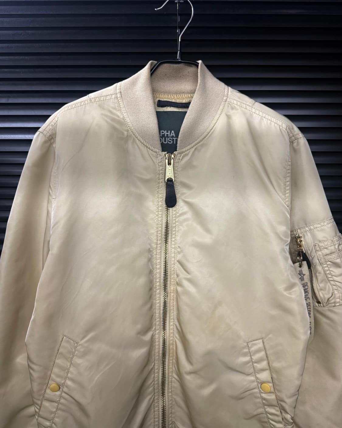 알파인더스트리 베이지 아이보리 항공 점퍼 ma1 M 95 봄버 블루종 상품이미지3