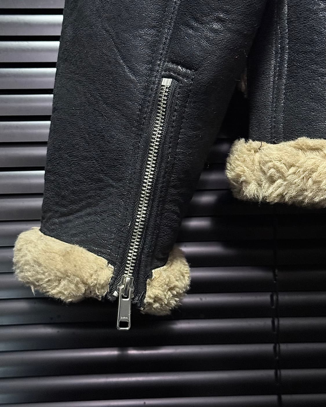 자라 무스탕 자켓 양털 레더 가죽 L 100 블랙 베이지 아이보리 바이커 상품이미지7