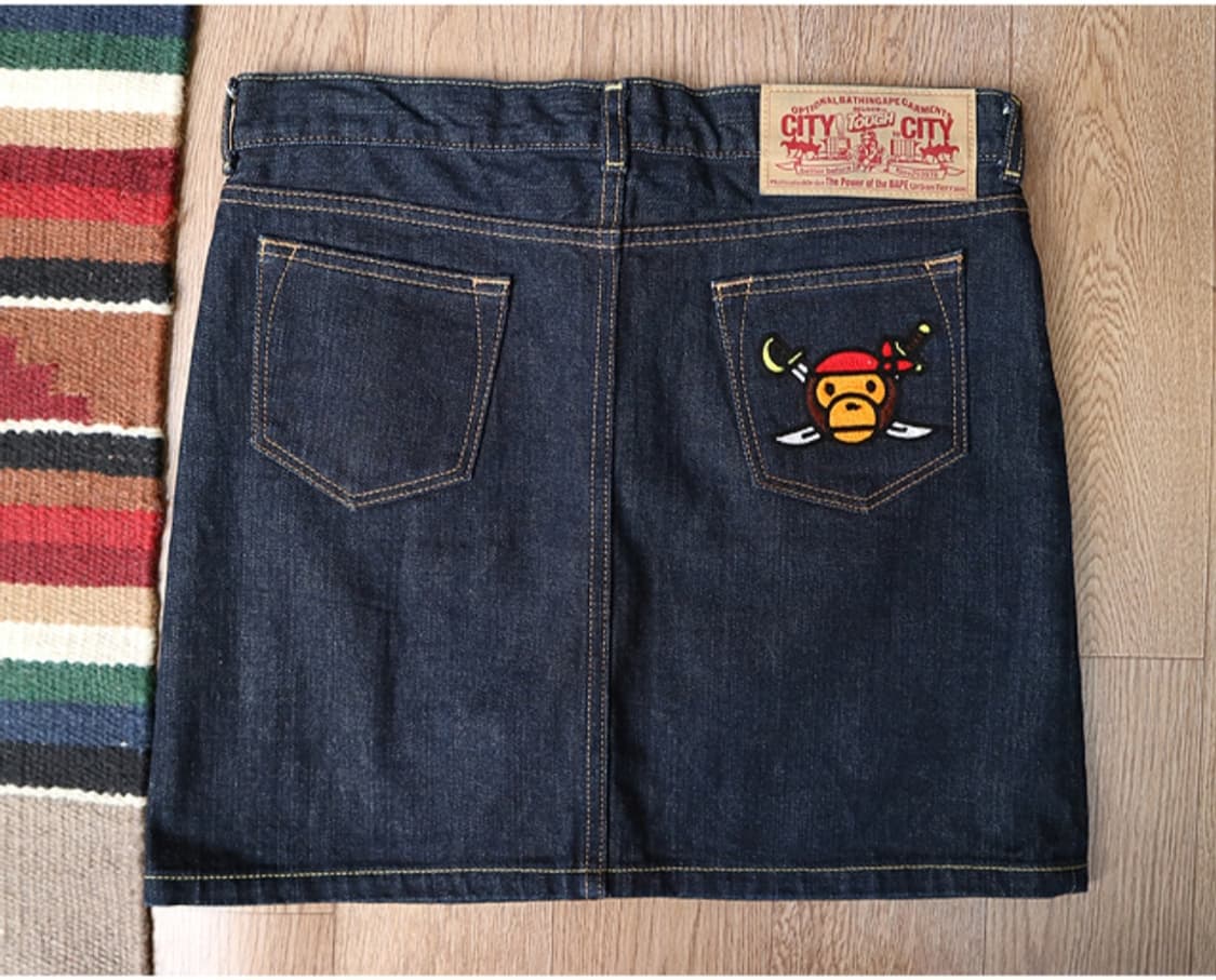 일본판  A BATHING APE 베이프 진청 데님 스커트

최상 컨디션 상품이미지1