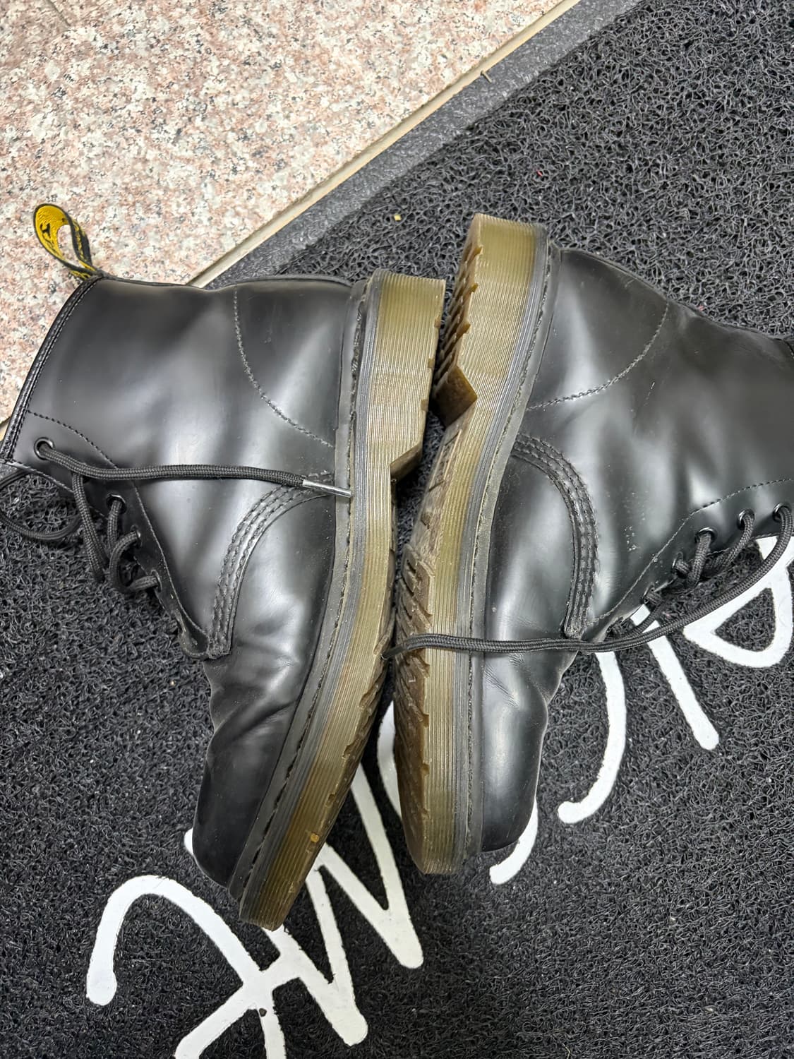 닥터마틴 6홀 부츠 260 상품이미지2