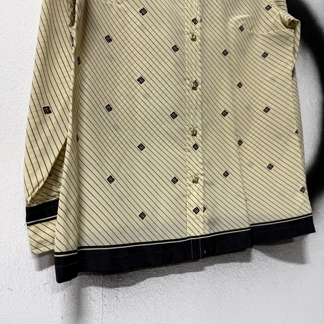 피에르 발망 로고 모노그램 스트라이프 패턴 셔츠 블라우스 상품이미지3