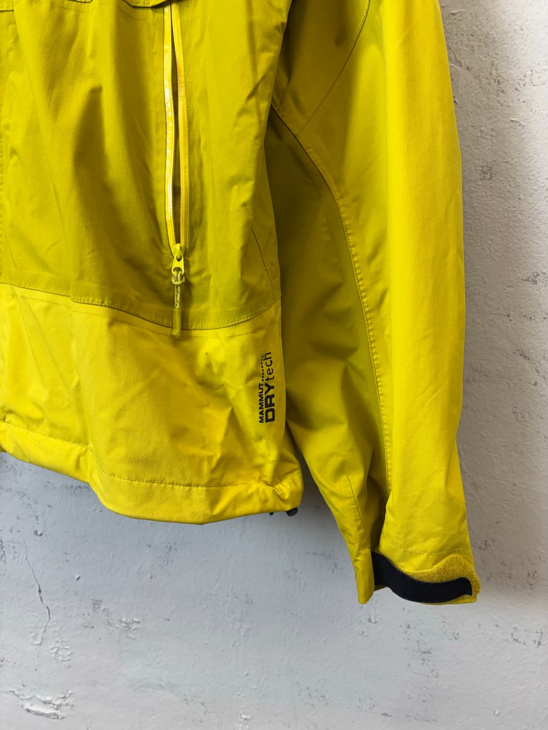 마무트 드라이테크 옐로우 바람막이 자켓 상품이미지5